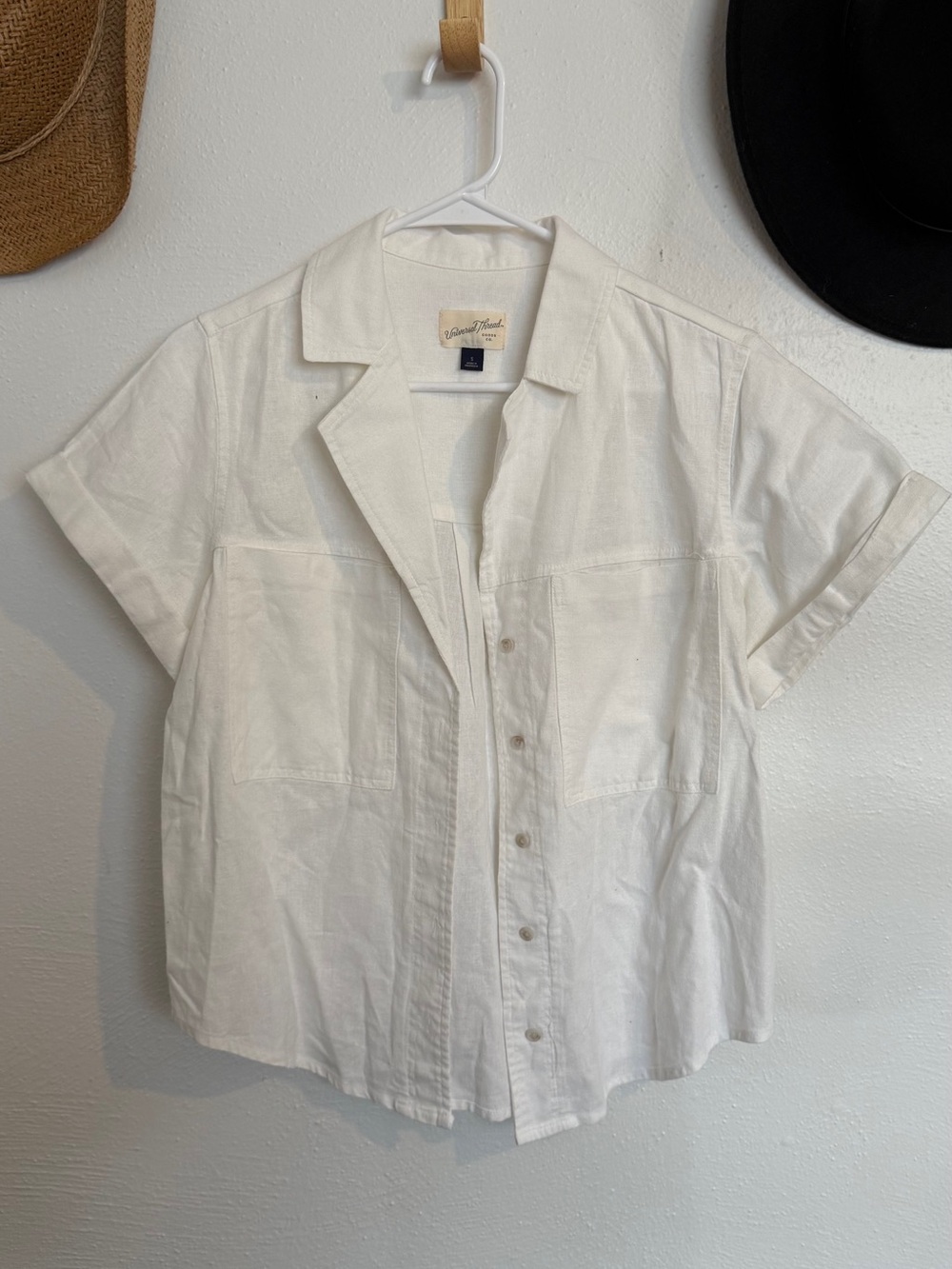 Universal Thread White Button-Front Short-Sleeve Top